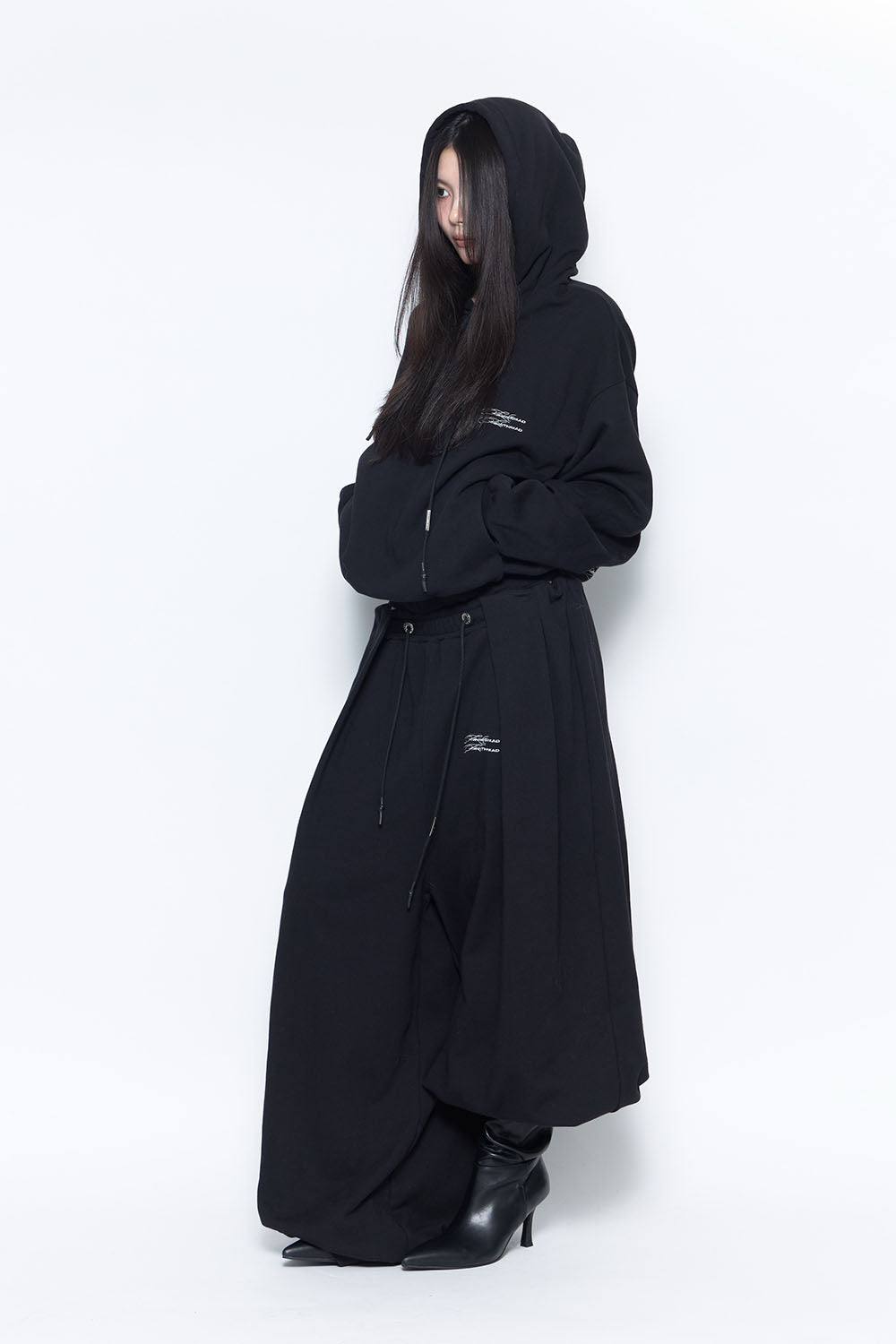 S tucked sweat pants heart