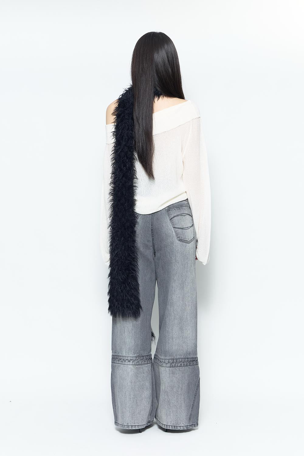 S fuzzy scarf
