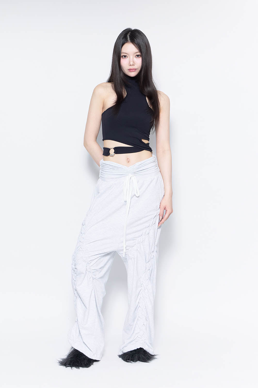 THEREDTHREAD / ザレッドスレッド】S ribbon smocking sweat pants