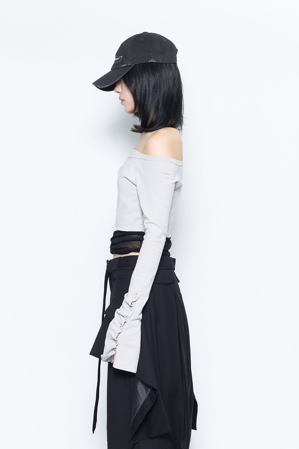 S button layered knit tops