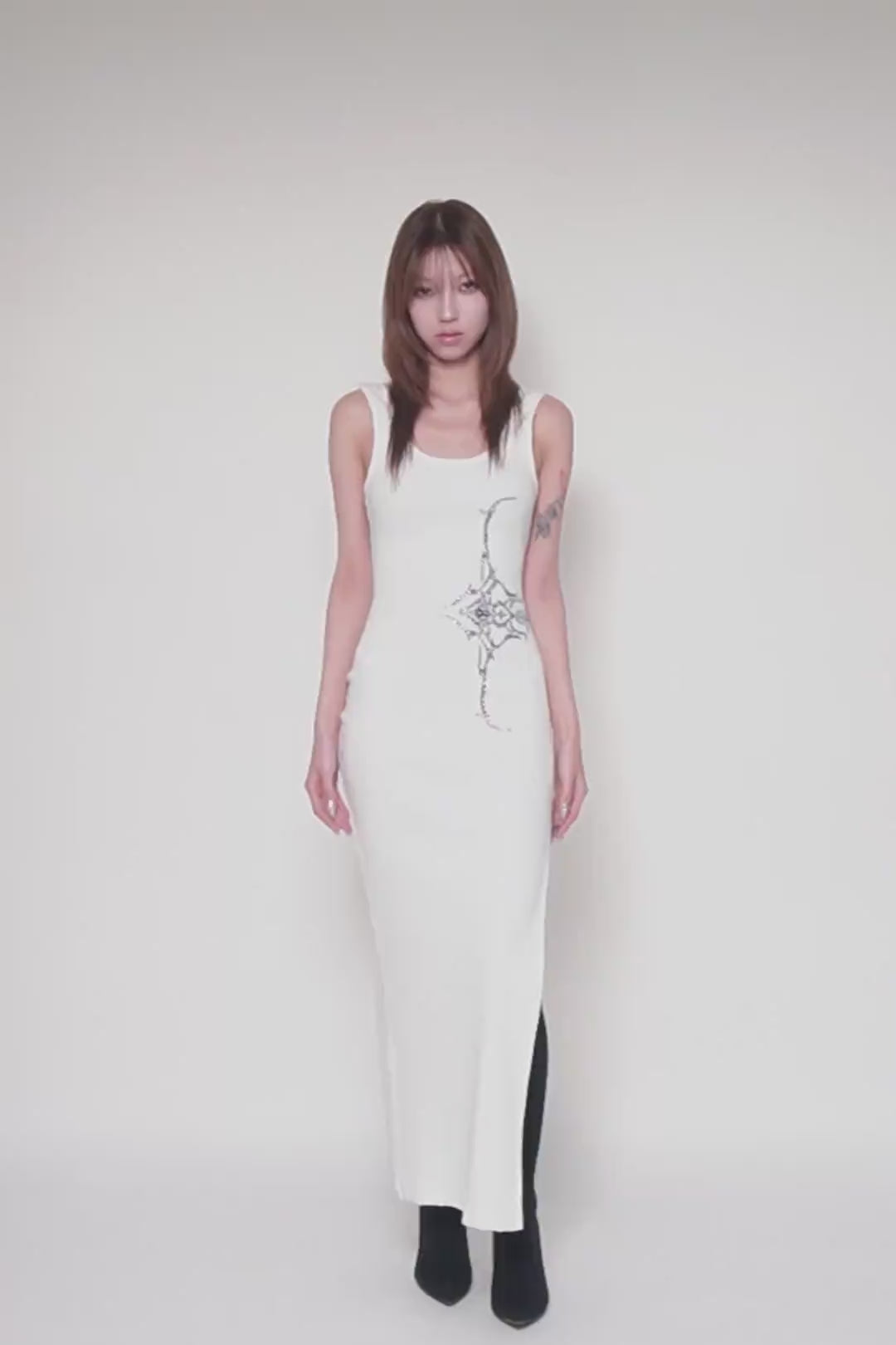 THEREDTHREAD / ザレッドスレッド】S rhinestone dress