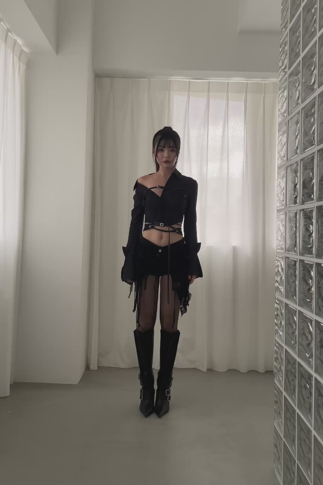harness sleeve blouse
