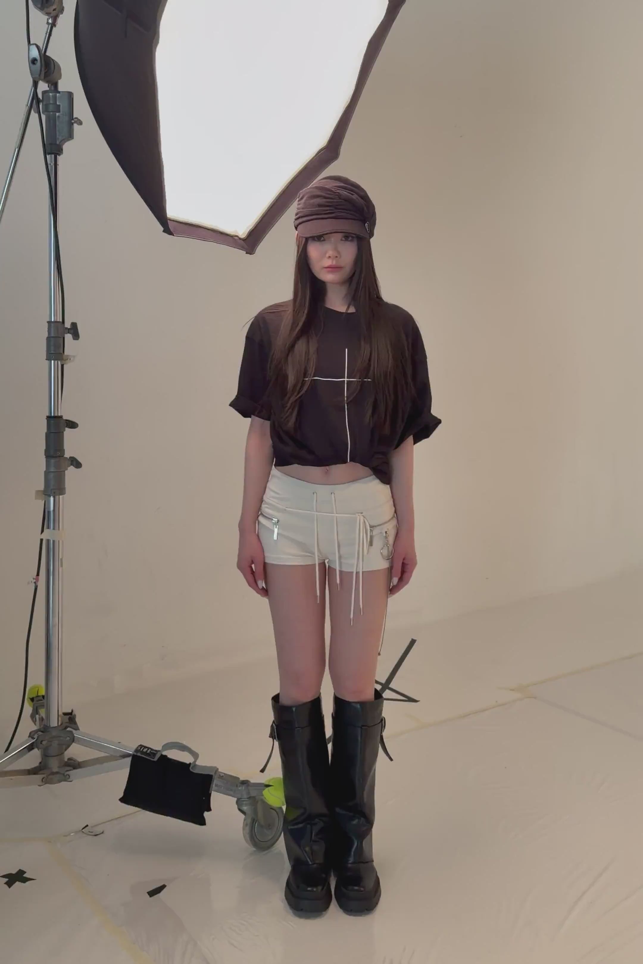 trace cross big tee
